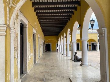 SE RENTA LOCAL EN LOS PORTALES DE LA PLAZUELA DE SAN FRANCISCO, CAMPECHE