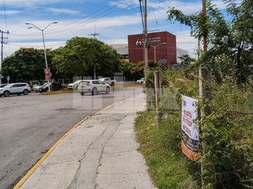 Terreno en RENTA sobre Av. López Portillo esquina con Av. Lázaro Cardenas.
