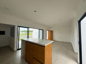 CASA DE UN NIVEL EN VENTA EN L. DEL MEDITERRANEO