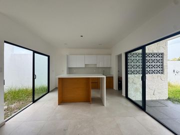 CASA DE UN NIVEL EN VENTA EN L. DEL MEDITERRANEO