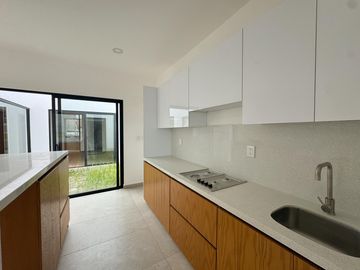 CASA DE UN NIVEL EN VENTA EN L. DEL MEDITERRANEO