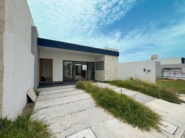 CASA DE UN NIVEL EN VENTA EN L. DEL MEDITERRANEO