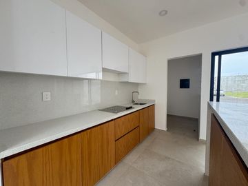 CASA DE UN NIVEL EN VENTA EN L. DEL MEDITERRANEO