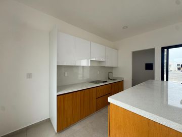 CASA DE UN NIVEL EN VENTA EN L. DEL MEDITERRANEO