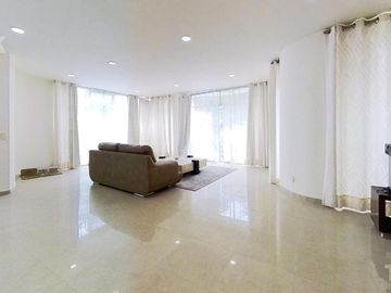 Se vende o renta casa en Lomas Contry Club con doble filtro de seguridad