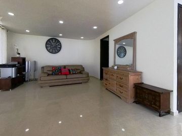 Se vende o renta casa en Lomas Contry Club con doble filtro de seguridad