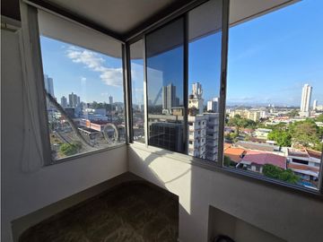 SE VENDE ACOGEDOR Y REMODELADO APARTAMENTO  EN AVE.12 DE OCTUBRE AQ