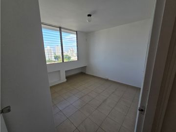 SE VENDE ACOGEDOR Y REMODELADO APARTAMENTO  EN AVE.12 DE OCTUBRE AQ