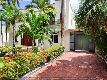 CASA AMUEBLADA 4 RECAMARAS CON ALBERCA Y JARDIN EN CANCUN