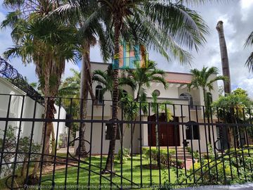 CASA AMUEBLADA 4 RECAMARAS CON ALBERCA Y JARDIN EN CANCUN