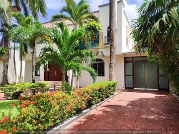 CASA AMUEBLADA 4 RECAMARAS CON ALBERCA Y JARDIN EN CANCUN