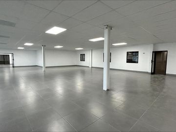 Bodega Industrial en Tijuana, Baja California de 13,850 m2 con Iluminación LEED.