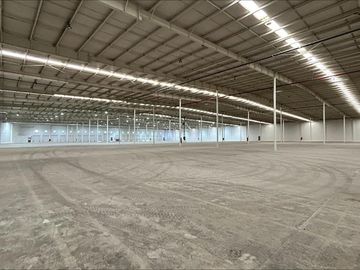 Bodega Industrial en Tijuana, Baja California de 13,850 m2 con Iluminación LEED.