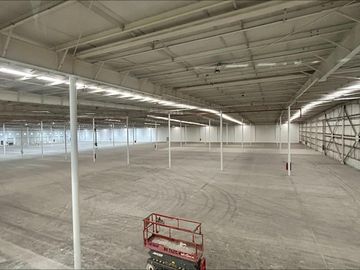 Bodega Industrial en Tijuana, Baja California de 13,850 m2 con Iluminación LEED.