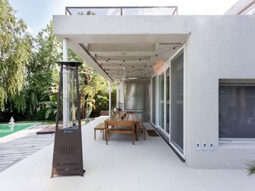 VENTA CASA 10 AMB. PARQUE-PILETA-COCH - NORDELTA