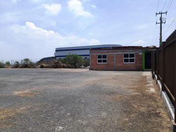 Terreno de 2,579m2 en RENTA en Parque Industrial Bernardo Quintana, Qro.