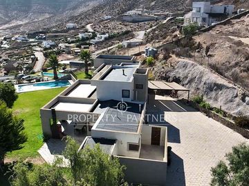 Amplia casa con vista privilegiada en Cerro Grande