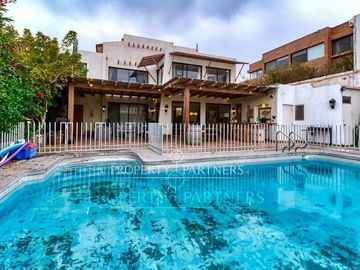 Casa en venta con gran patio y piscina en Jardines del Sur