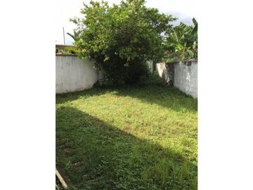 Casa en venta sobre vía principal en Chanis