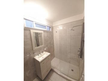 3 AMBIENTES A LA CALLE CON BALCON SALIENTE - BOLIVAR 2580