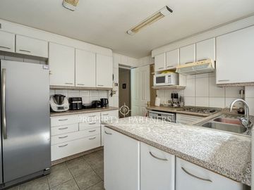 Excelente casa en calle tranquila, San Carlos de Apoquindo