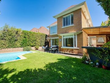 Excelente casa en calle tranquila, San Carlos de Apoquindo