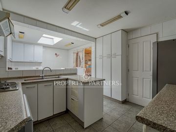 Excelente casa en calle tranquila, San Carlos de Apoquindo