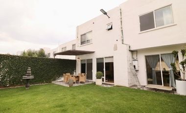 CASA EN VENTA ZONA BOSQUES TRES MARÍAS