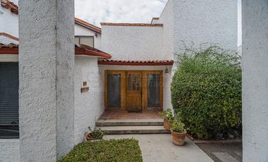 Casa en Venta Querétaro, VILLAS DEL MESON JURIQUILLA, Oportunidad de inversión con potencial de remodelación