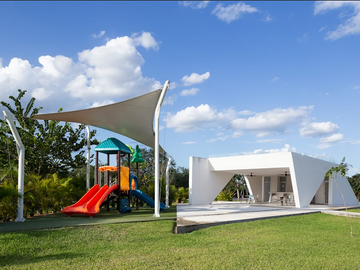 Terreno residencial en privada con amenidades en Kikteil, Mérida
