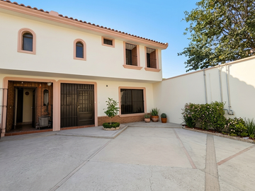 CASA EN VENTA EN PRIVADA EN FAJA DE ORO