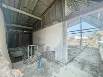 Apartment Building for Sale With 20 Studios Offering Huge Potential to Renovate or Build New
