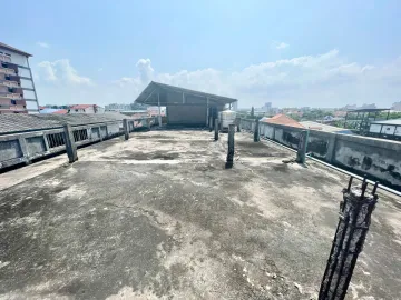 Apartment Building for Sale With 20 Studios Offering Huge Potential to Renovate or Build New