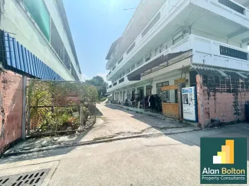Apartment Building for Sale With 20 Studios Offering Huge Potential to Renovate or Build New