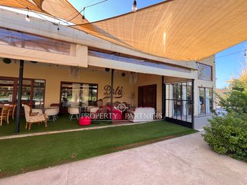 Exclusiva Propiedad con Centro de Eventos y Cabaña Equipada