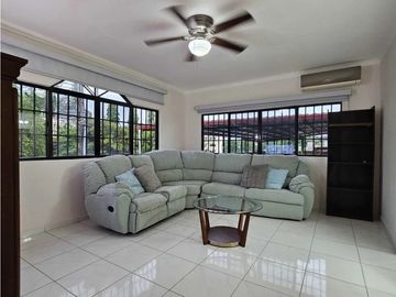 Casa en venta La Alameda  (PD)