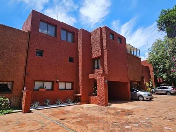 CASA REMODELADA EN VENTA EN TLACOPAC