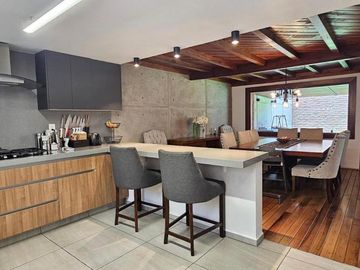 CASA REMODELADA EN VENTA EN TLACOPAC
