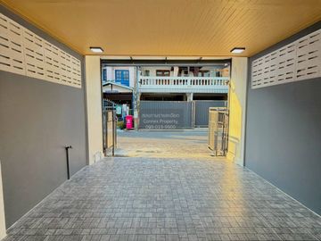 FOR SELL Townhouse/Townhome  Kamollak Westgate - Bang Yai MRT-Sam Yaek Bang Yai CX-151671