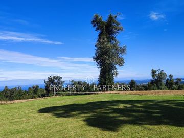 Hermoso terreno de 4,25 ha con vista a volcanes y acceso al lago Llanquihue.