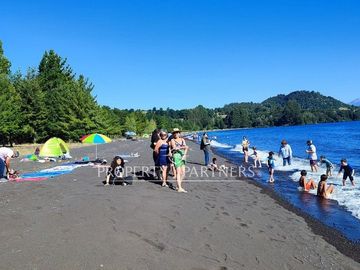 Hermoso terreno de 4,25 ha con vista a volcanes y acceso al lago Llanquihue.