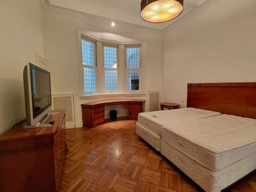ALQUILER DEPARTAMENTO AMOBLADO 5 AMB  CON PARRILLA Y COCHERA - RECOLETA