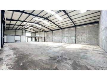 ALQUILER Y VENTA DE GALERAS EN MILLA 8 DESDE 1250m2, 2560 JP