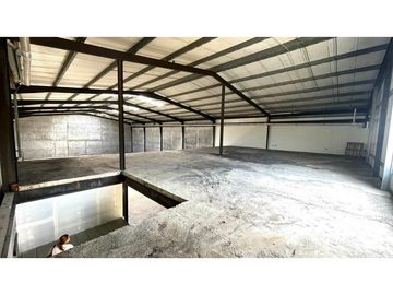 ALQUILER Y VENTA DE GALERAS EN MILLA 8 DESDE 1250m2, 2560 JP