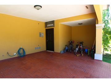 CASA EN COSTA DEL ESTE -ANTIGUA