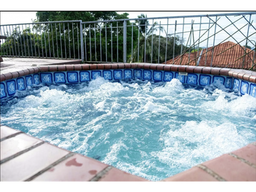 SE VENDE FINCA CON PISCINA Y GAZEBO EN CHORRERA EL COCO DE 4041M
