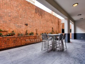 Espectacular y moderno dúplex con doble altura y azotea privada, Hermanos Cabot