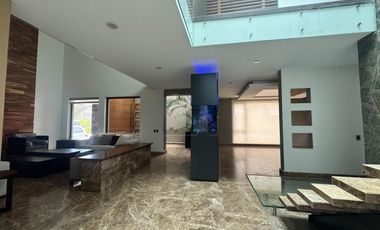 La Providencia 1000 m2 3 niveles