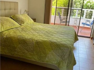 Casa tipo finca en venta en Carmen de Apicalá – Con piscina y zona BBQ