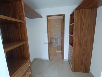 Casa en venta Residencial Vía Cumbres, Cancun de 4 recamaras y 4 baños completos, cuarto servicio